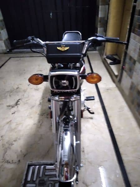 honda 125 first hand like brand new 3