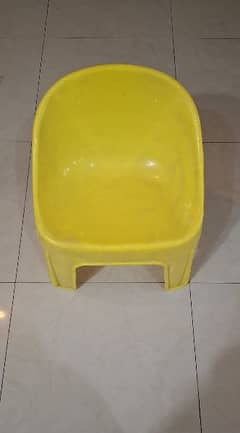 Kids comfortable sitting pure plastic chair