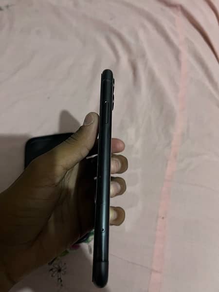 iphone 11 panel mai shade hai bass or all oky hai with box fu 1