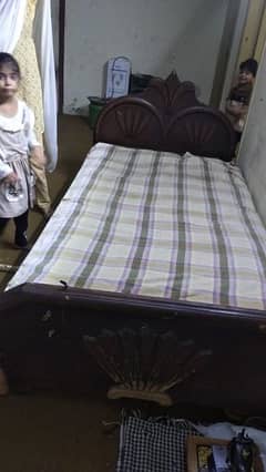 7000 single bed good condition