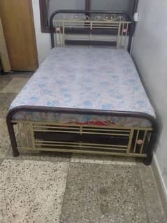 single iron bed with mattress size 4 by 6