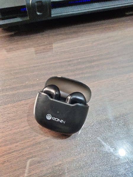 Ronin R-175 Wireless Earbuds 3