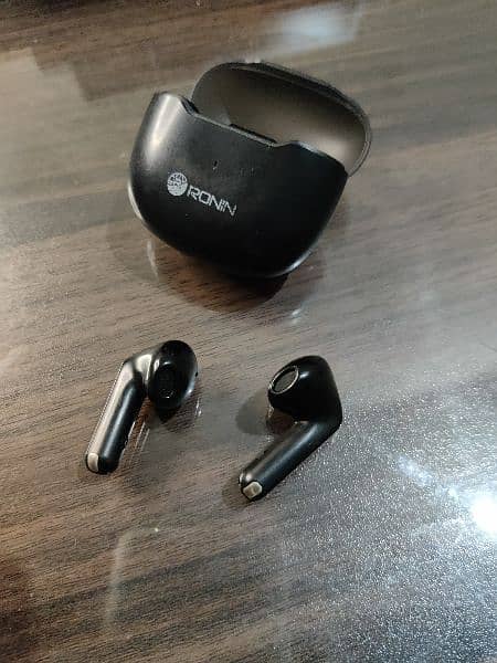 Ronin R-175 Wireless Earbuds 4