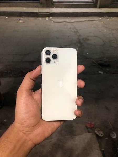 iPhone 11 pro (64 jv) exchange possibly 1