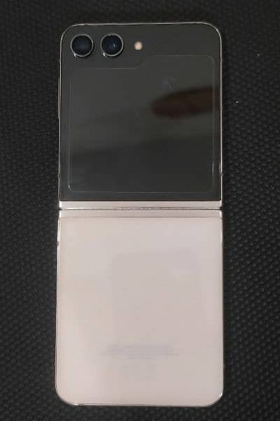 Samsung Z Flip 5 2