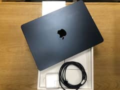 Macbook air M2 8/256 0