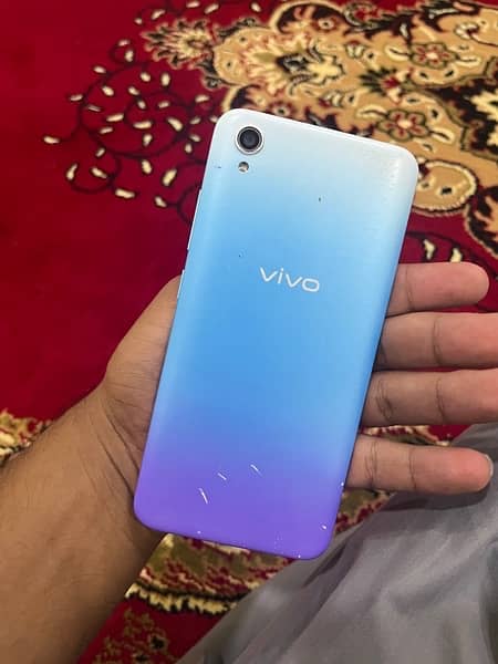 Vivo Y1s 1