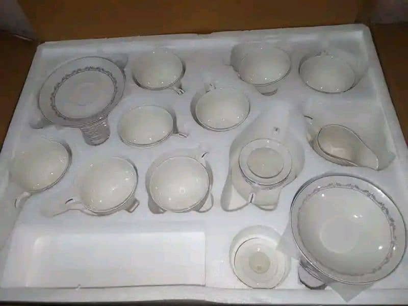 Ceramic dinner set for sale 0