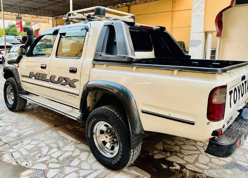 Toyota Hilux 1997 4