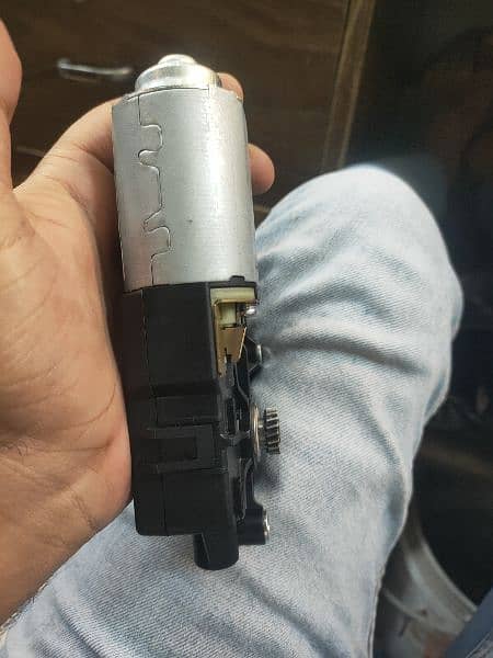 kia Sportage sunroof motor 2