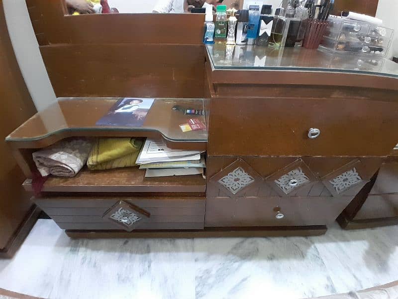 akhrot wood dressing table in good condition 2