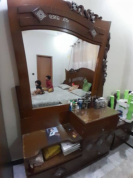 akhrot wood dressing table in good condition 3