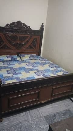 Bed set with dressing