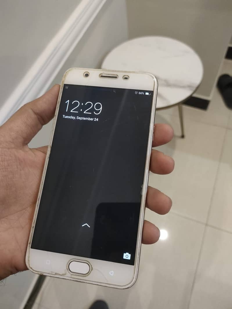 Oppo F1s (4GB/64GB) - Excellent Condition, One-Handed Used 0