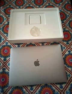 macbook pro 2019, 13 inch, core i5