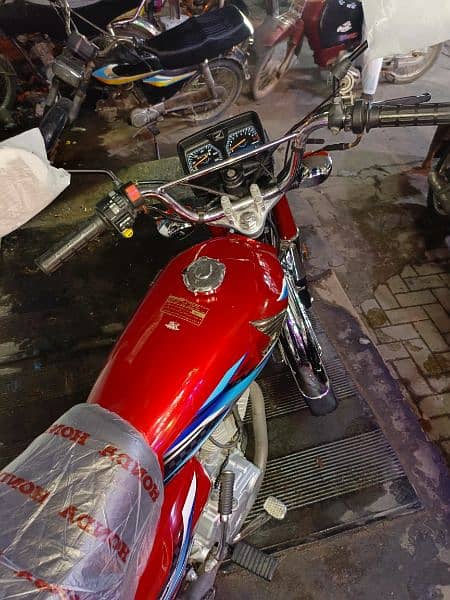 Honda 125 CG 125 new condition 10 by 10 condition red colour 3