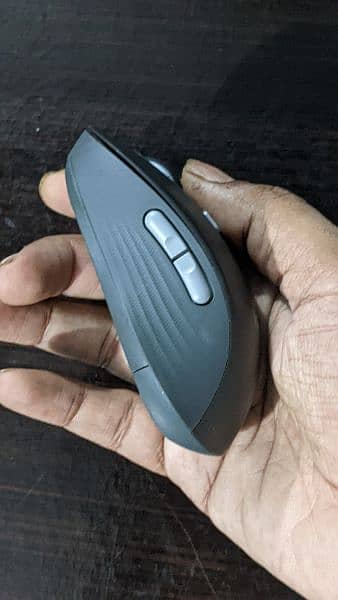 Logitech Signature plus M750 Mouse 5