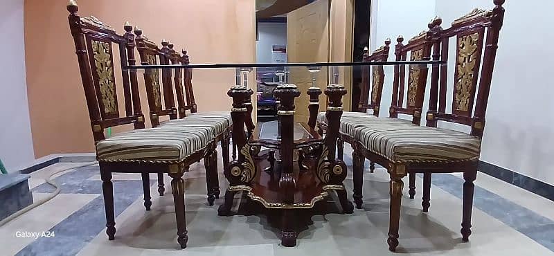 chinoti Dining table with 6 Chairs 1