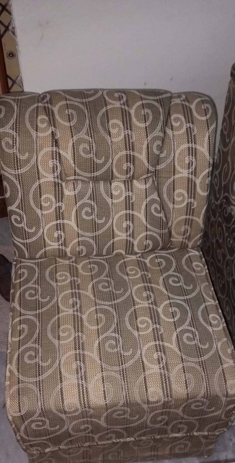 6 seater sofa Urgent Sale 3