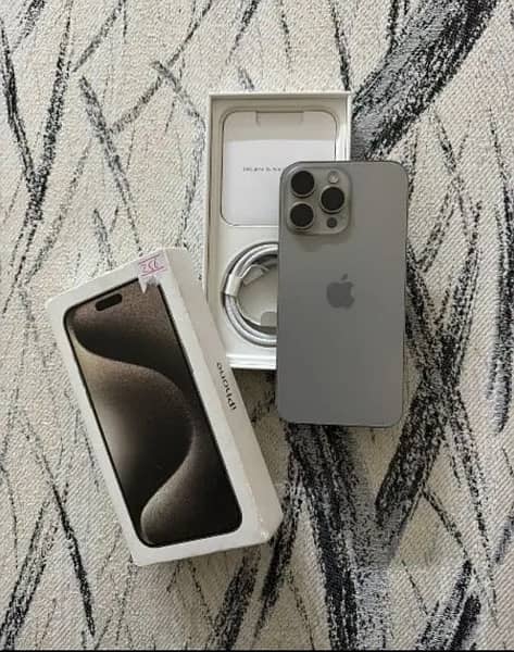 iPhone 15 pro max ja natural titanium 43 cycle count 0