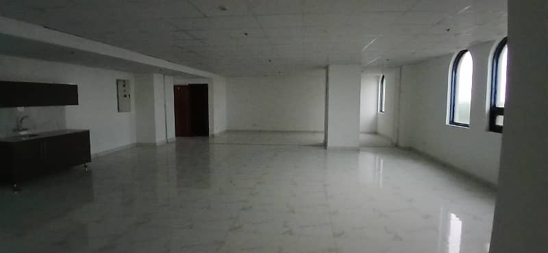 1351 Square Feet Office Prime Space With Terrace Is Available For Rent In Grand Square Mall 7