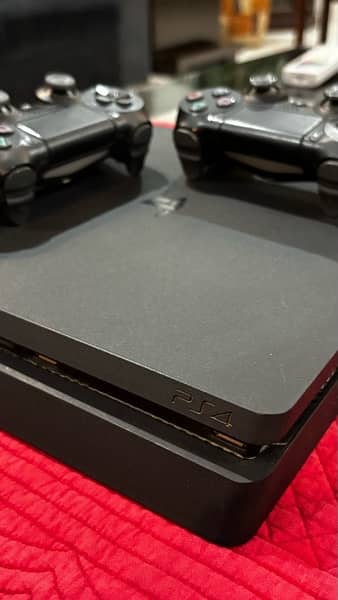 PS4 Slim 1 TB 2