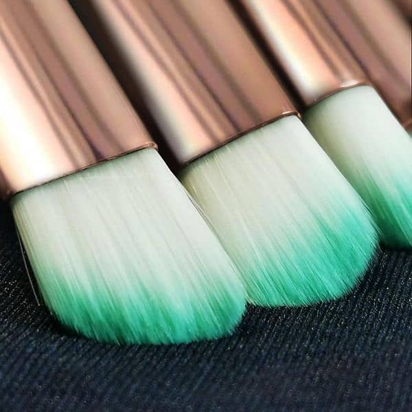 Colorful Fish Tail Makeup Brushes 5