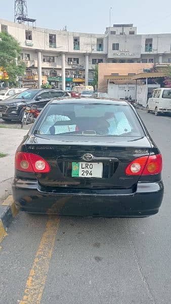 Toyota Corolla SE saloon 2003 5