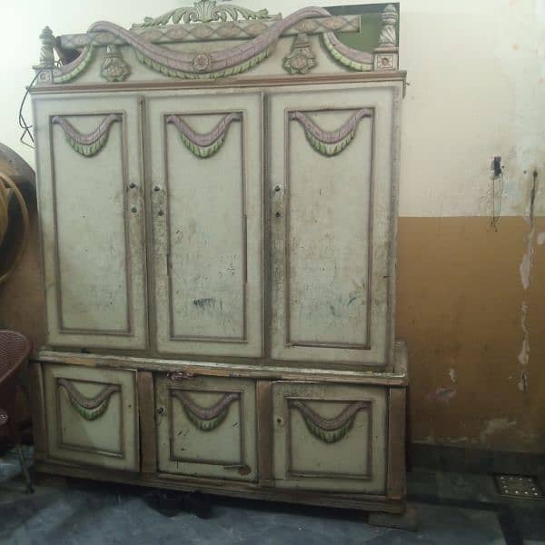 bed room furniture in good condition 1