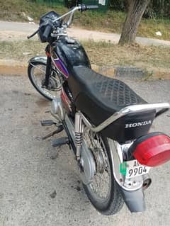 black Honda 125 for sale in good condition