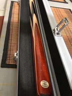 John Paris Ultimate and a new cue Box. 0