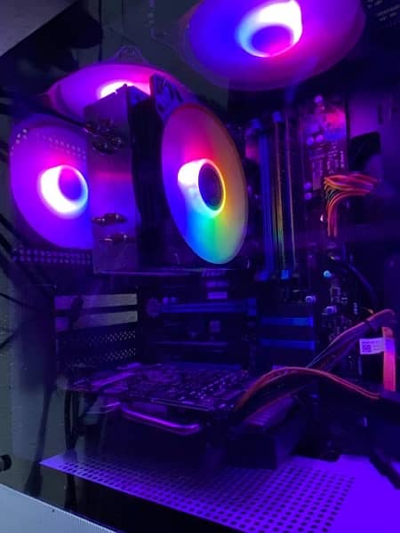 Gaming pcs urgent sale nade money 4