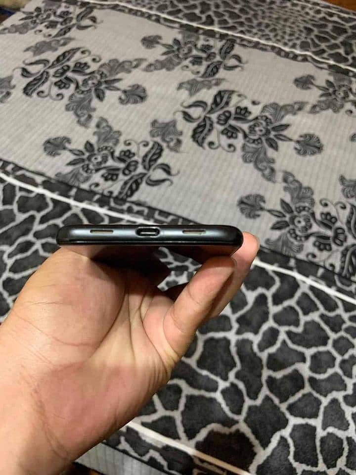 Google Pixel 4a 5g - Lush Condition - Zabardast Phone hai 1