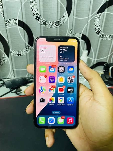 iphone xs 256GB GOLD Non PTA (Factory Unlocked ) 7