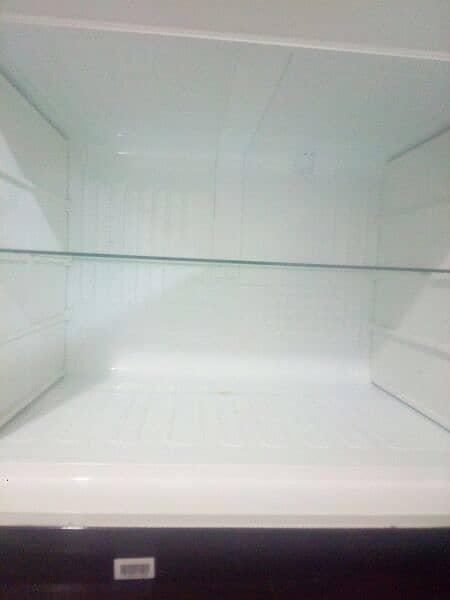 Dawlance reflection refrigerator good condition with ice cube tray 3