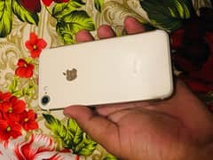 i phone 7 /128 gb with box only bettery change