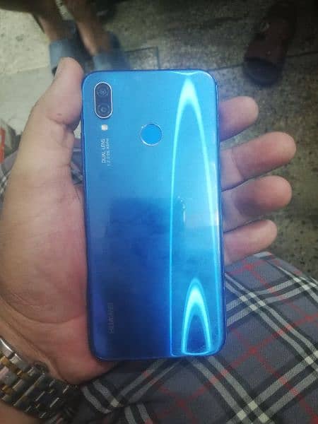 Huawei p 20 lite 4GB ram 128GB momery 2