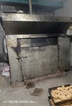 Bakery oven, mixture machines,table and pans for sale