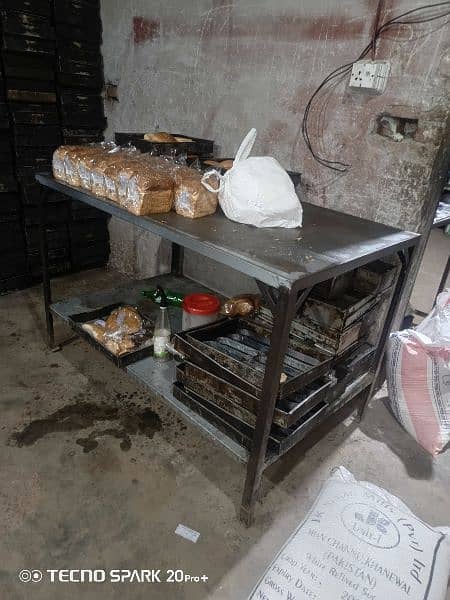 Bakery oven, mixture machines,table and pans for sale 9