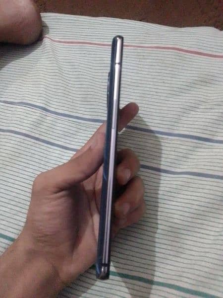 OnePlus 7T 8+8 128 gb bas water my ger gy jis ki waja sy chal ni raha 2