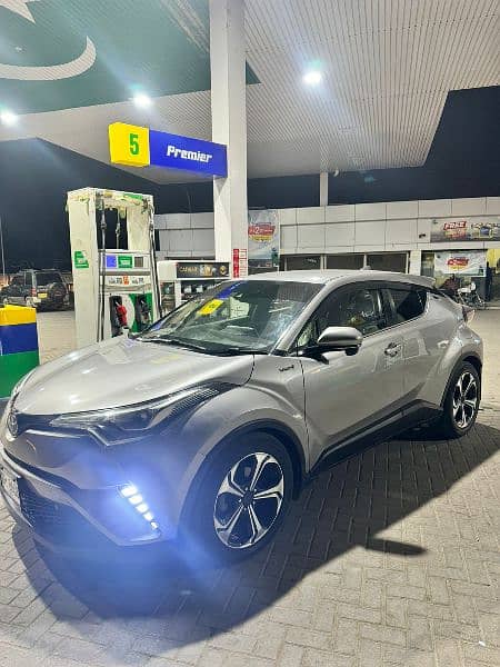 Toyota C-HR G-LED 2017 model 1