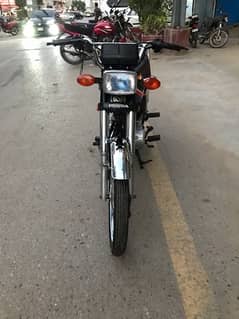 honda 125 2018 august mint condition 0/3/2/3/3/2/9/5/1/2/7