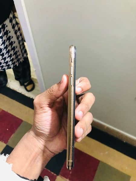 IPHONE XS NON PTA 4