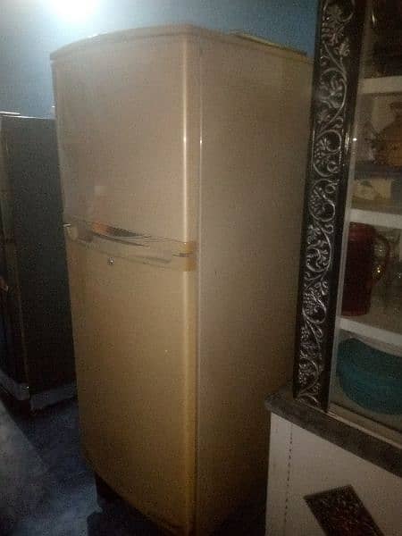 Waves Refrigerator good condition 4