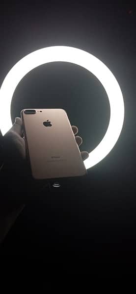 iphone7 plus  good condition 128gb original panel 100% battery 3