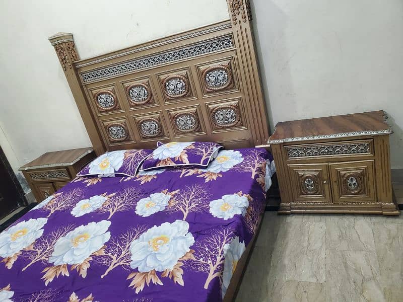 choclate color mukamal set 2side or bed and mattres 1