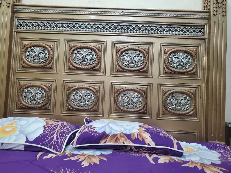 choclate color mukamal set 2side or bed and mattres 2