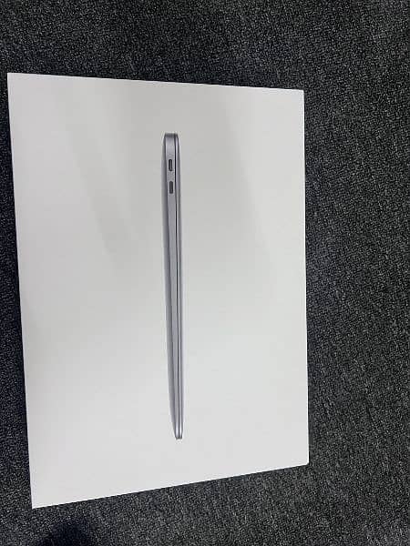 MacBook M1 air 8/256 9