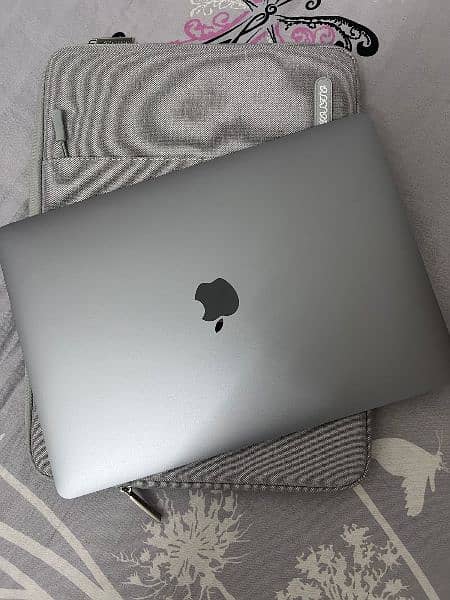 MacBook M1 air 8/256 11