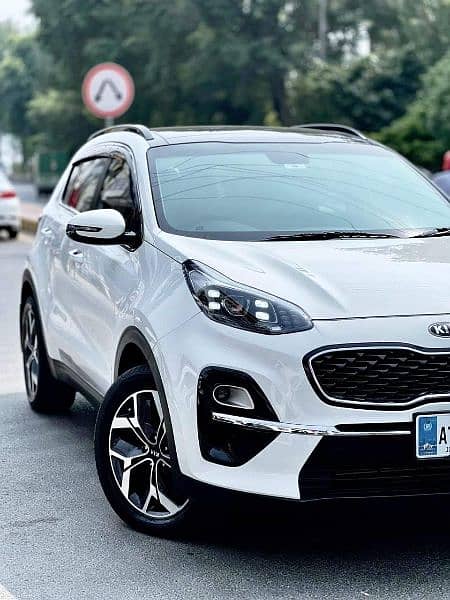 KIA Sportage FWD 2021 1